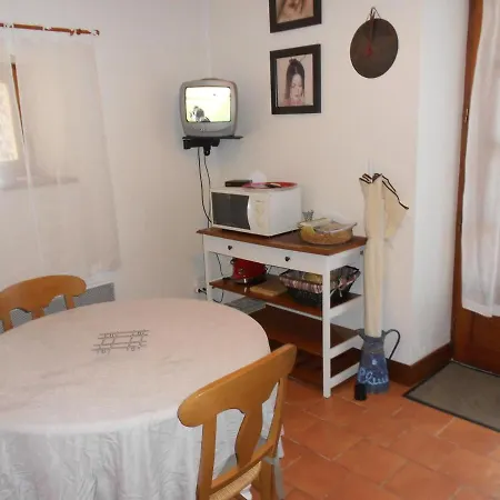 Biron, 2 Pièces, 2 Personnes - Fr-1-616-122 Appartamento *